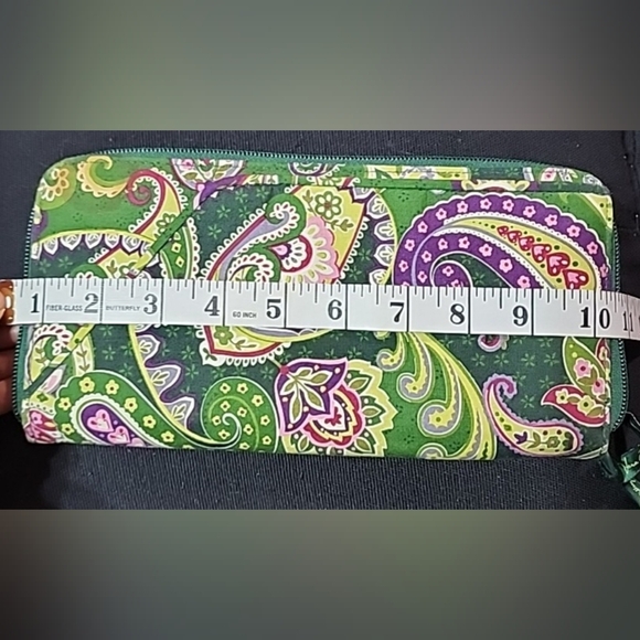 Vera Bradley Large Zip Travel Organizer Wallet - Picture 2 of 7